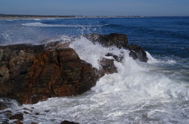 Surf breaking on the Marginal Way